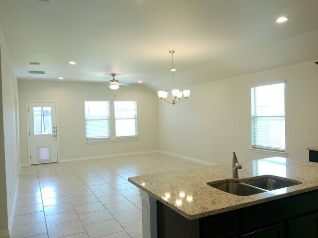 7701 Lariat Toss Dr in Corpus Christi, TX - Building Photo - Building Photo