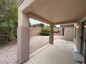 2173 Point Mallard Dr in Henderson, NV - Foto de edificio - Building Photo