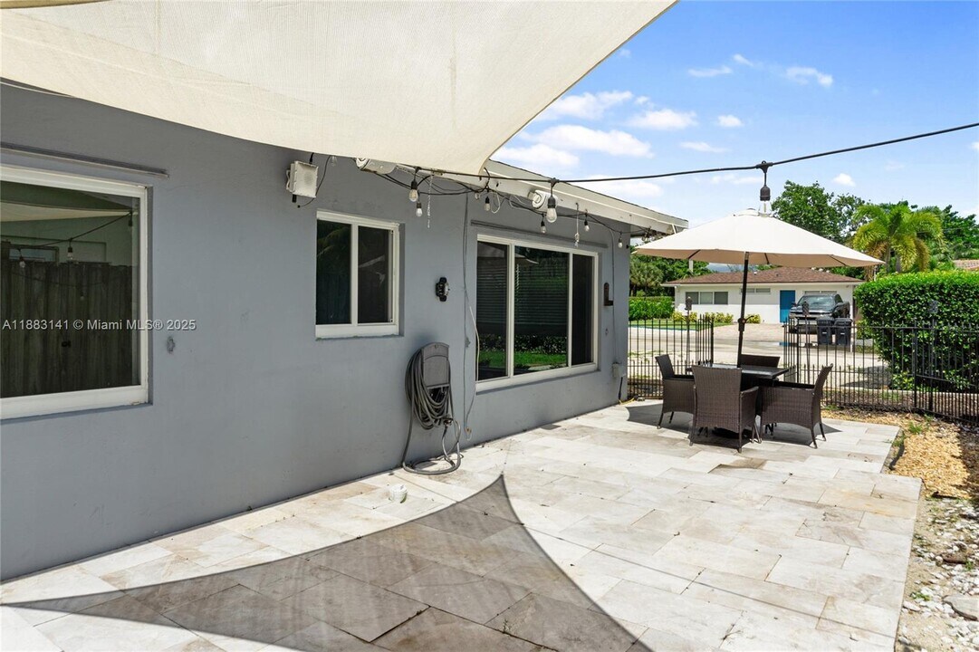 1812 NE 15th Ave in Fort Lauderdale, FL - Building Photo