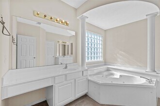 1111 Blue Leaf Dr in Richmond, TX - Foto de edificio - Building Photo