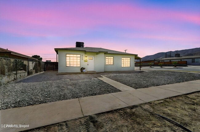 3100 McKinley Ave in El Paso, TX - Building Photo - Building Photo