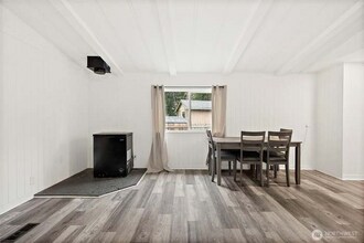 16503 Village Dr SE in Rainier, WA - Building Photo - Building Photo