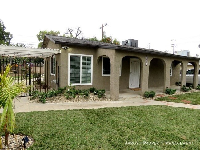 property at 808 Beckville St