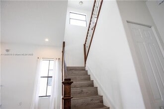 3492 NW 82nd Dr in Cooper City, FL - Foto de edificio - Building Photo