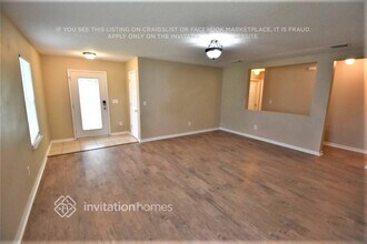 7102 Beekman Lake Dr in Jacksonville, FL - Building Photo - Building Photo