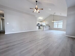 412 Callie Dr in Myrtle Beach, SC - Foto de edificio - Building Photo