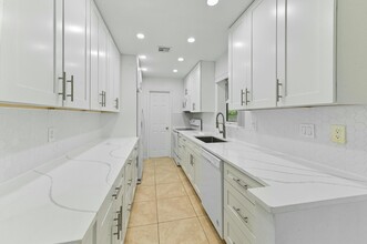 243 NW 35th St in Boca Raton, FL - Building Photo - Building Photo