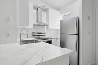 Davie Villas Stirling, LLC in Davie, FL - Foto de edificio - Building Photo