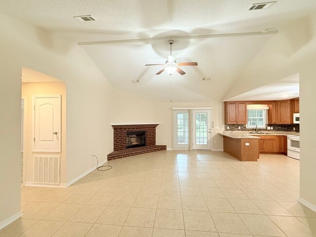 8626 John Hamm Rd in Milton, FL - Building Photo - Building Photo