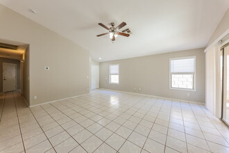 12367 W Monroe St in Avondale, AZ - Foto de edificio - Building Photo