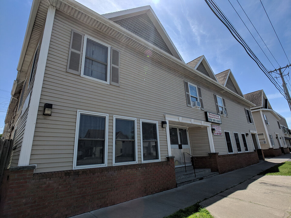 256 Margaret St in Plattsburgh, NY - Building Photo