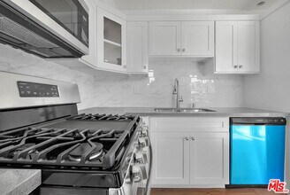 1013 N Wilton Pl in Los Angeles, CA - Building Photo - Building Photo