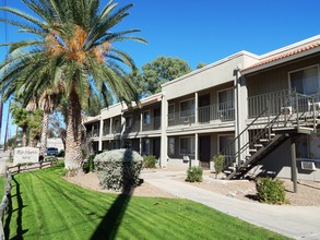 The Crossings on Grande in Tucson, AZ - Building Photo - Building Photo