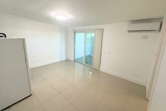 7930 SW 36th Ter, Unit 3 in Miami, FL - Building Photo - Building Photo
