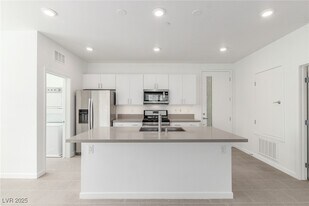 11257 Rainbow Peak Ave in Las Vegas, NV - Building Photo