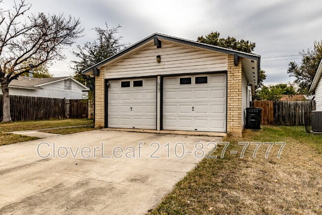 7627 Pipers Swan St in San Antonio, TX - Building Photo - Building Photo