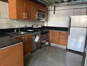 1330 Factory Pl in Los Angeles, CA - Building Photo - Building Photo