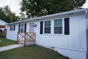 2128 Sharondale Dr in Nashville, TN - Building Photo