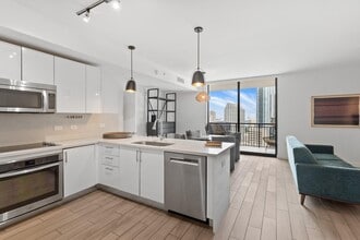 999 SW 1st Ave, Unit 2502 in Miami, FL - Building Photo - Building Photo