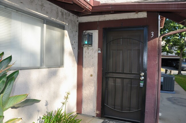 1189 Sierra Madre in Azusa, CA - Building Photo - Building Photo