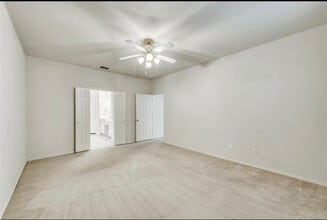 818 Green Pond Dr in Garland, TX - Foto de edificio - Building Photo