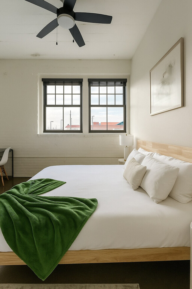 215 N Santa Fe Ave in Wichita, KS - Building Photo - Building Photo