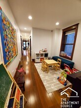 1019 W Oakdale Ave in Chicago, IL - Building Photo - Building Photo