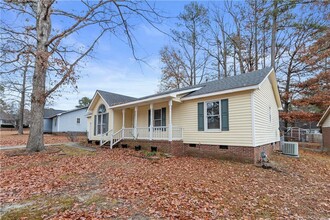 6705 Newland Cir in Fayetteville, NC - Foto de edificio - Building Photo