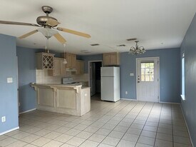 1503 W Kiwi in Pharr, TX - Building Photo