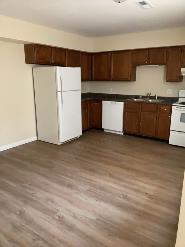 property at 501 W Fannetta St