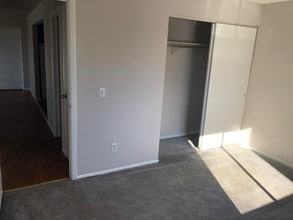 Tradewinds Apartments in Sheffield Lake, OH - Building Photo - Building Photo