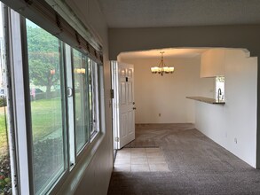 2312 England St-Unit -B in Huntington Beach, CA - Building Photo - Building Photo
