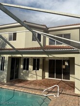 15279 Laguna Hills Dr in Ft. Myers, FL - Foto de edificio - Building Photo