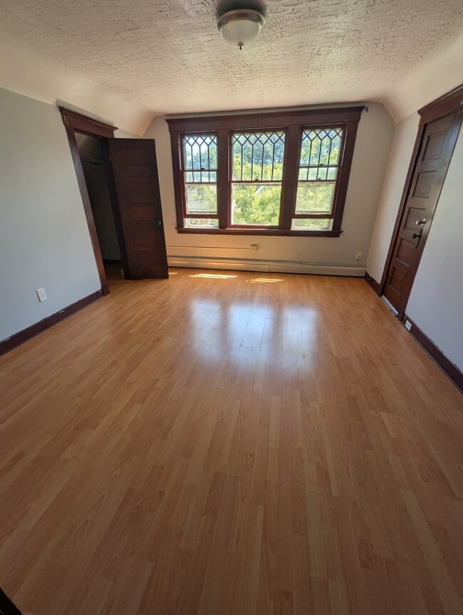 42 Carmel St, Unit 3