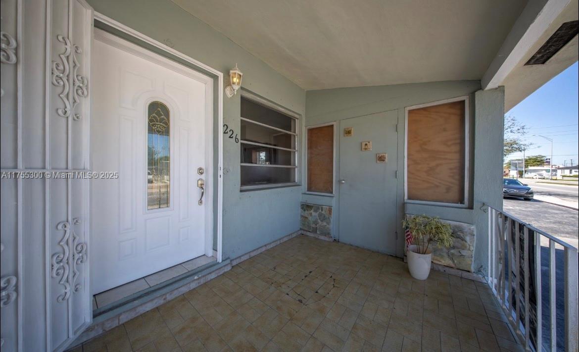 226 E 49th St in Hialeah, FL - Building Photo