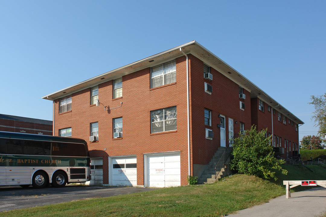 1643 Alexandria Dr in Lexington, KY - Building Photo