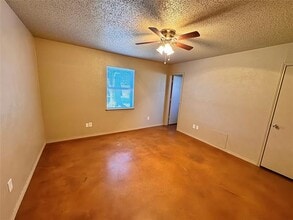 5204 Hideaway Ct in Arlington, TX - Building Photo - Building Photo