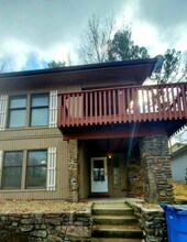 33 Nantucket Dr in Bella Vista, AR - Foto de edificio - Building Photo