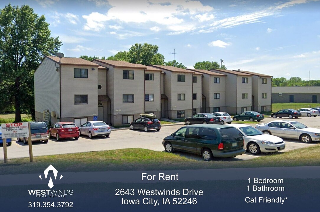 2643 Westwinds Dr in Iowa City, IA - Foto de edificio