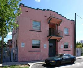 753 SW 3rd St in Miami, FL - Building Photo - Building Photo