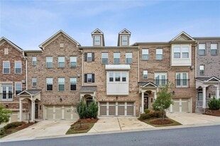 1368 Live Oak Ln in Brookhaven, GA - Building Photo