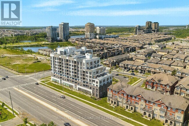 412 Silver Maple Rd in Oakville, ON - Building Photo - Building Photo