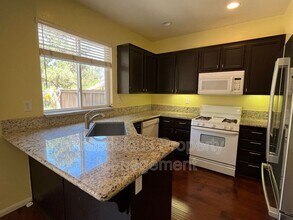 2541 Garnet Peak Rd in Chula Vista, CA - Building Photo - Building Photo