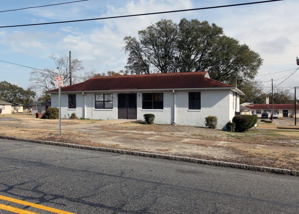 Hillcrest Apartments in Wilmington, NC - Building Photo