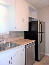 1612 Downing St in The Village, OK - Building Photo - Building Photo