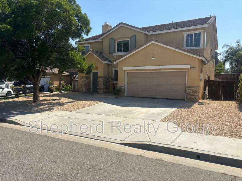 2002 Clemens Pl in San Jacinto, CA - Building Photo