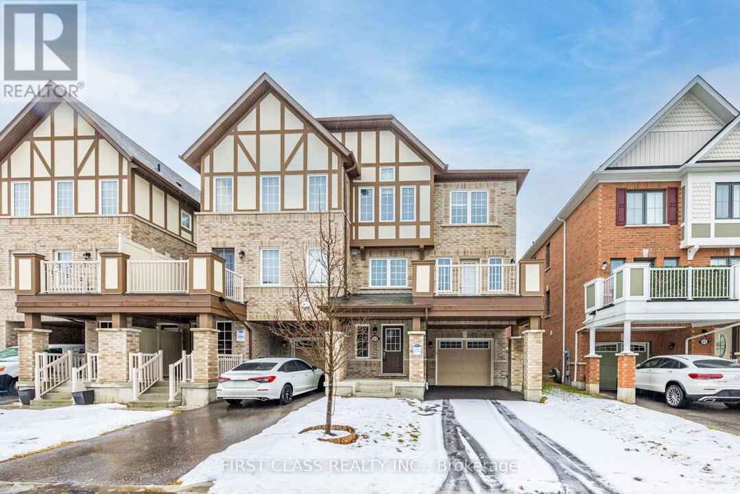 23 Bluegill Cres in Whitby, ON - Building Photo