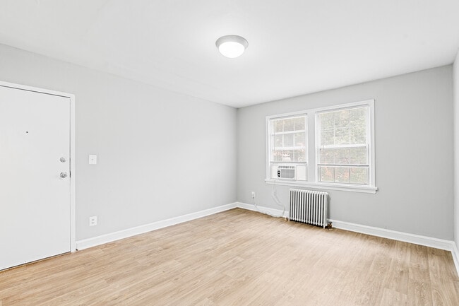 Madison Courts in Washington, DC - Building Photo - Interior Photo