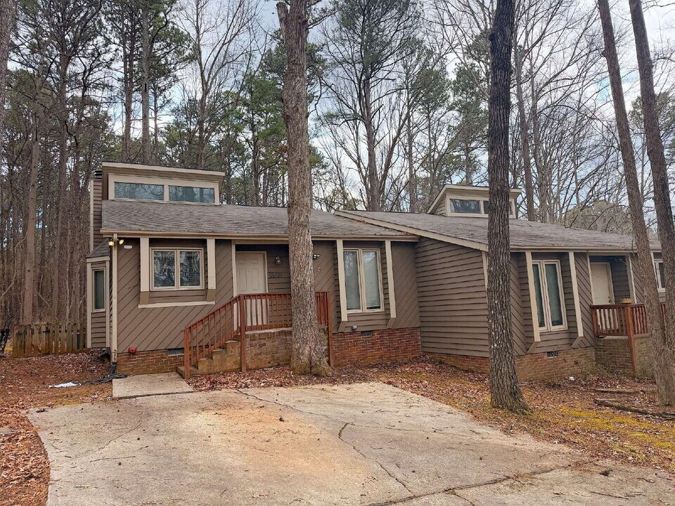 5513 Kaplan Dr in Raleigh, NC - Foto de edificio