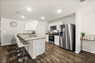 10 Lladd Ct in Palm Coast, FL - Foto de edificio - Building Photo